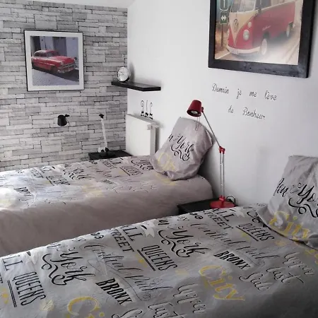 Maison Renovee Pour 14 Pers Avec Piscine Chauffee, Jardin, Baby-foot, Proche Puy Du Fou Et La Rochelle Landhuis