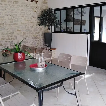Maison Renovee Pour 14 Pers Avec Piscine Chauffee, Jardin, Baby-foot, Proche Puy Du Fou Et La Rochelle *