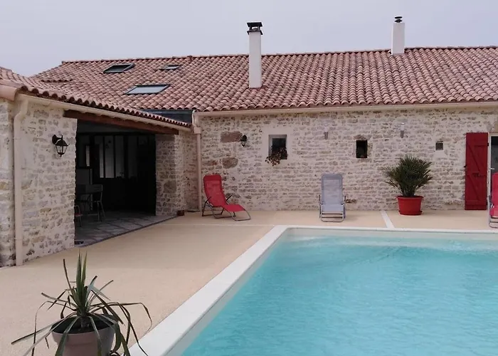 Tatil Evi Maison Renovee Pour 14 Pers Avec Piscine Chauffee, Jardin, Baby-foot, Proche Puy Du Fou Et La Rochelle - Fr-1-426-362