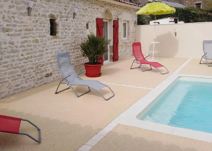 Maison Renovee Pour 14 Pers Avec Piscine Chauffee, Jardin, Baby-foot, Proche Puy Du Fou Et La Rochelle - Fr-1-426-362 Tatil Evi L'Hermenault