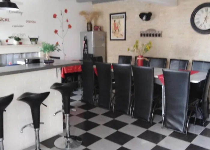 Maison Renovee Pour 14 Pers Avec Piscine Chauffee, Jardin, Baby-foot, Proche Puy Du Fou Et La Rochelle - Fr-1-426-362 Tatil Evi *