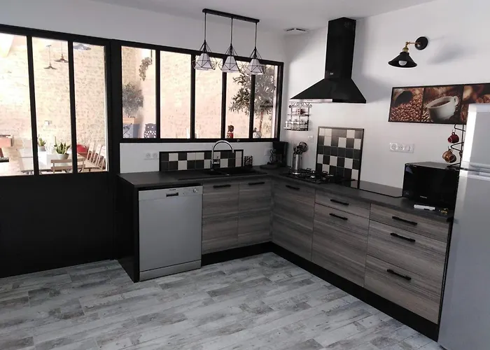 Tatil Evi Maison Renovee Pour 14 Pers Avec Piscine Chauffee, Jardin, Baby-foot, Proche Puy Du Fou Et La Rochelle - Fr-1-426-362