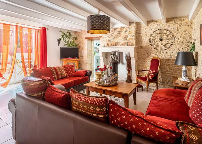 Maison Renovee Pour 14 Pers Avec Piscine Chauffee, Jardin, Baby-foot, Proche Puy Du Fou Et La Rochelle - Fr-1-426-362