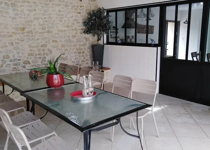 Maison Renovee Pour 14 Pers Avec Piscine Chauffee, Jardin, Baby-foot, Proche Puy Du Fou Et La Rochelle - Fr-1-426-362 *